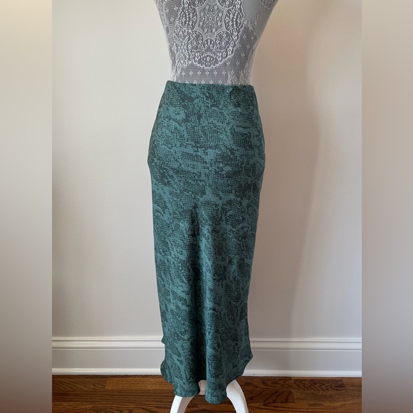 'a new day' Women's Green Snakeskin Print Maxi Skirt - Picture 9 of 11
